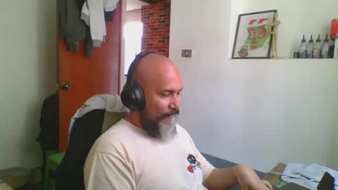 Snapshot of avidruiz87 chatting on 11.30.25 Dark r0k3r online show from 11.30.25