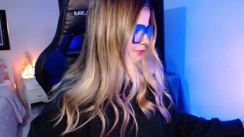 Avrill Morgan online show from 11.28.25