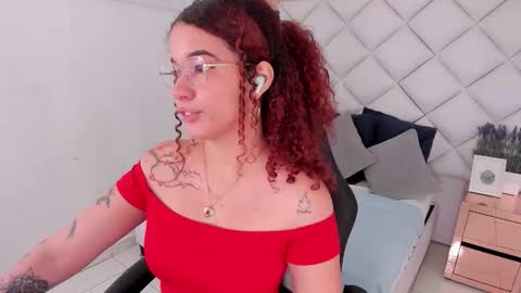 Avril  online show from 02.15.26