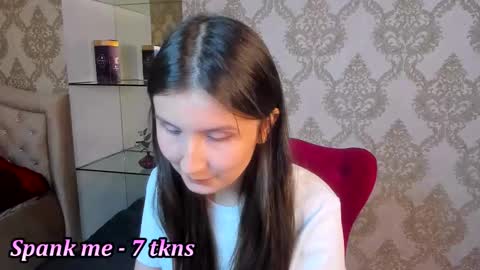 Avrora online show from 10.16.25