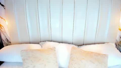 Avy  online show from 10.10.25