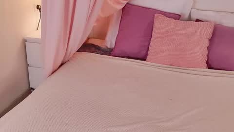 Snapshot of aweryuwu chatting on 02.19.26 aweryuwu online show from 02.19.26