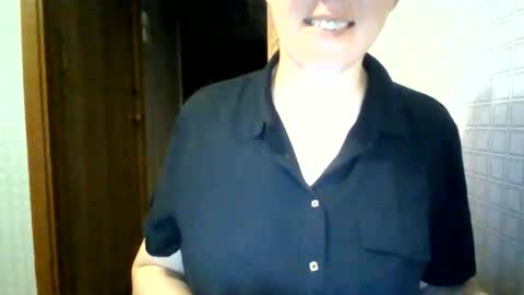 Snapshot of awesomeladyy chatting on 06.08.26 awesomeladyy online show from 06.08.26