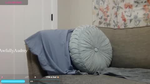 AudreySins online show from 02.12.25