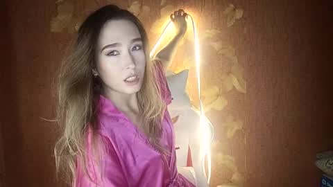 Awora Wolf online show from 09.13.25