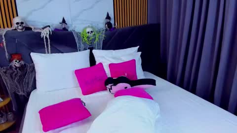 Ella online show from 10.29.25