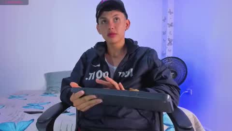 AXEL online show from 10.18.25