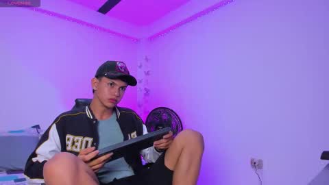 AXEL online show from 10.24.25