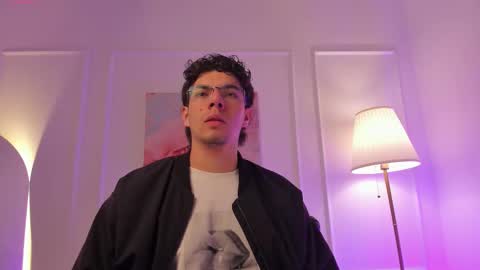 Yooung King  online show from 02.15.26