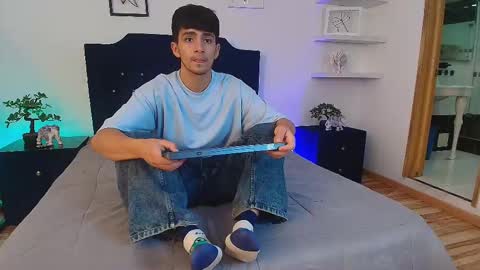 Snapshot of axel_draven chatting on 10.20.25 axel_draven online show from 10.20.25