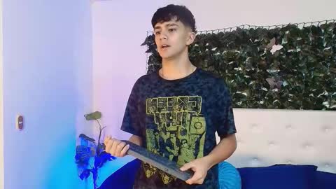 Snapshot of axel_draven chatting on 10.21.25 axel_draven online show from 10.21.25