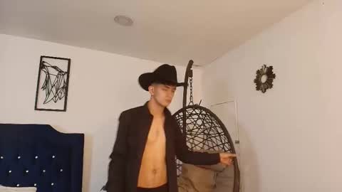 Snapshot of axel_draven chatting on 10.22.25 axel_draven online show from 10.22.25