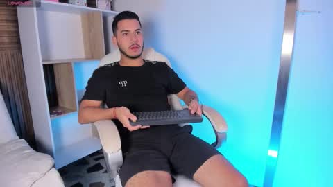 axel_grey_ online show from 09.29.25