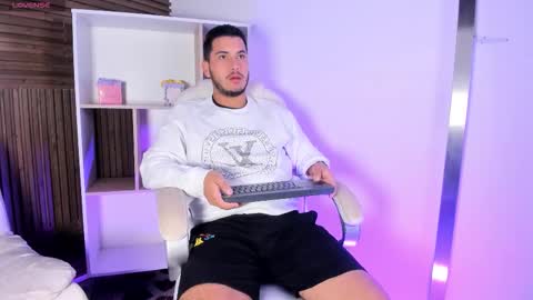 axel_grey_ online show from 11.09.25