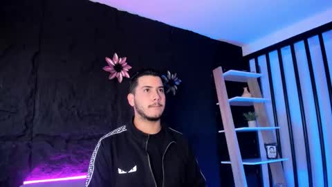 axel_grey_ online show from 12.21.25