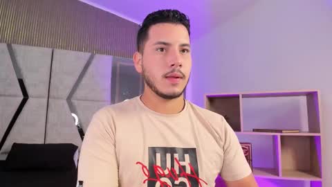 Snapshot of axel_grey_ chatting on 02.12.26 axel_grey_ online show from 02.12.26