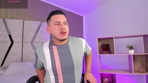 Snapshot of axel_grey_ chatting on 02.24.26 axel_grey_ online show from 02.24.26