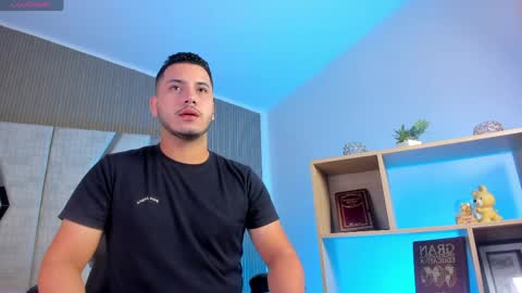 Snapshot of axel_grey_ chatting on 03.31.26 axel_grey_ online show from 03.31.26