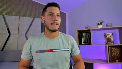 Snapshot of axel_grey_ chatting on 04.11.26 axel_grey_ online show from 04.11.26