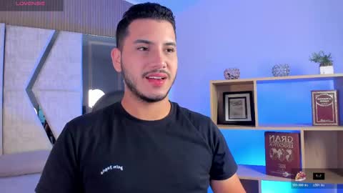 Snapshot of axel_grey_ chatting on 04.14.26 axel_grey_ online show from 04.14.26