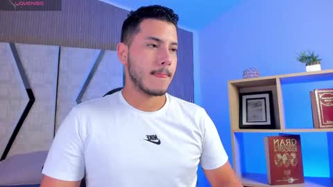Snapshot of axel_grey_ chatting on 04.16.26 axel_grey_ online show from 04.16.26