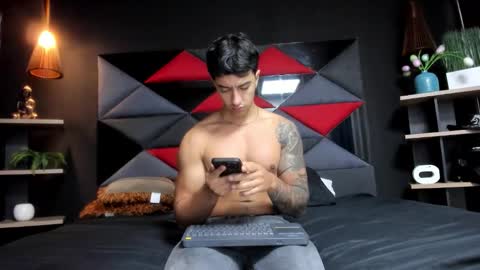 axel_hendrick online show from 03.14.26