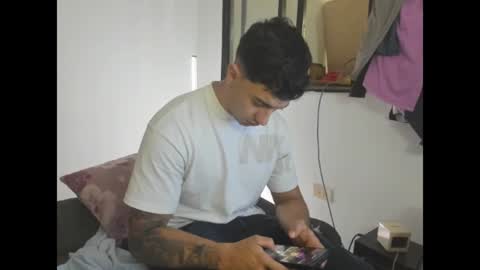 Snapshot of axel_hendrick chatting on 07.04.26 axel_hendrick online show from 07.04.26