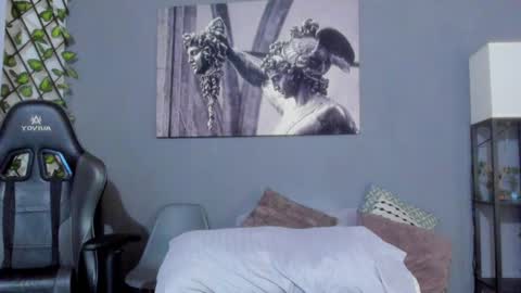 Snapshot of axel_owen chatting on 01.03.25 Axel online show from 01.03.25