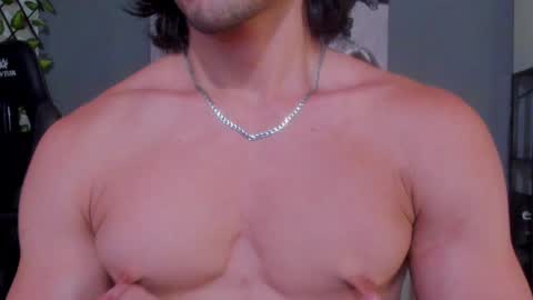 Snapshot of axel_owen chatting on 01.06.25 Axel online show from 01.06.25