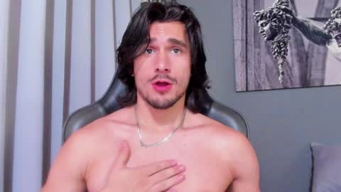 Snapshot of axel_owen chatting on 01.27.25 Axel online show from 01.27.25