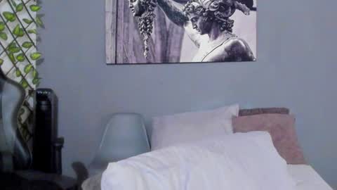 Snapshot of axel_owen chatting on 02.07.25 Axel online show from 02.07.25