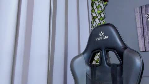 Snapshot of axel_owen chatting on 02.17.25 Axel online show from 02.17.25