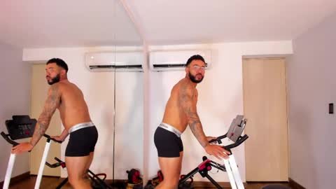 Axel online show from 05.05.26