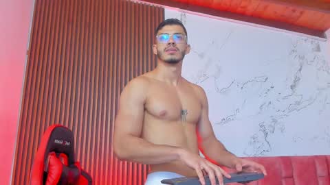 Snapshot of axel_stein2 chatting on 12.19.24 Axel online show from 12.19.24