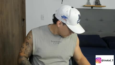 INDEPENDENT MODEL  online show from 11.20.25