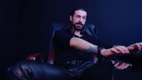 AxelColton online show from 10.31.25