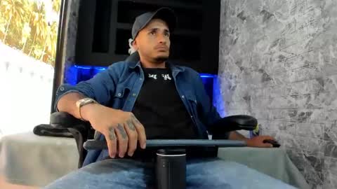 Axell Cross2 online show from 10.25.25