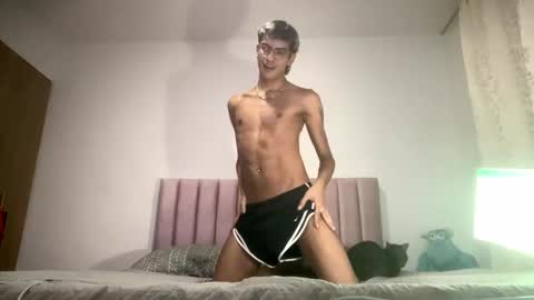 Axel  online show from 01.02.25