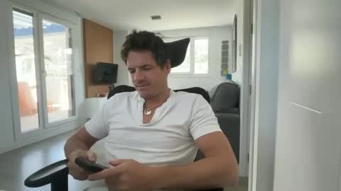 Snapshot of axelshore_ chatting on 04.27.26 Axel Shore online show from 04.27.26