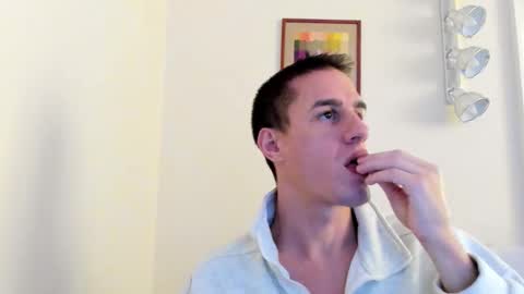 Axl online show from 12.15.25