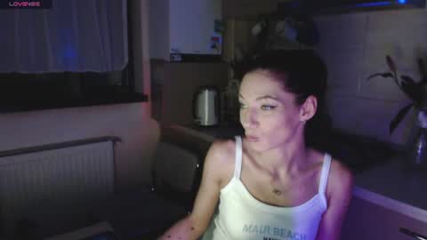 Snapshot of ayanagrumpixx chatting on 06.18.26 AyanaGrumpixx online show from 06.18.26