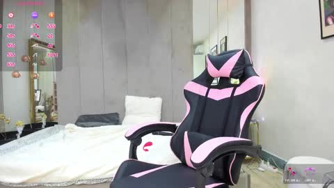 SundyRose online show from 11.03.25