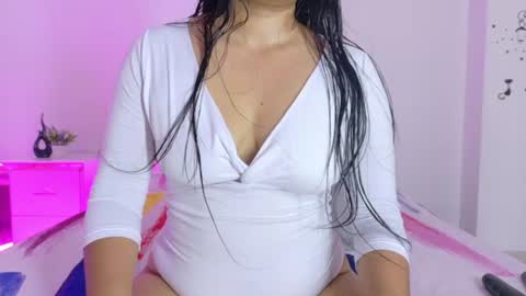 Snapshot of ayheleen_sexygirl3 chatting on 06.19.26 Mariana online show from 06.19.26