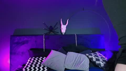 Aylen online show from 10.20.25