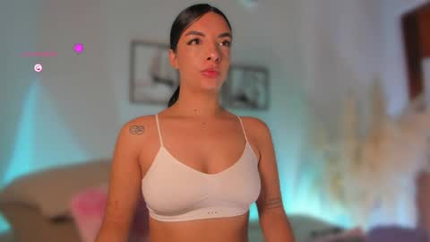Snapshot of aylinz chatting on 04.19.26 Alish online show from 04.19.26