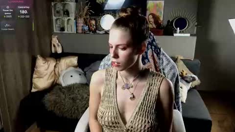 Snapshot of ayreenmoore chatting on 09.23.25 Ayreen Moore online show from 09.23.25