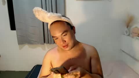 Snapshot of ayumibahogbilat chatting on 04.15.26 ayumi online show from 04.15.26