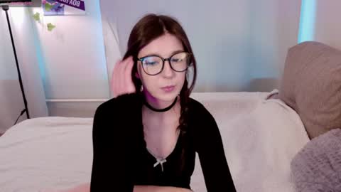 Snapshot of azaliya_haze chatting on 06.17.26 Azaliya online show from 06.17.26