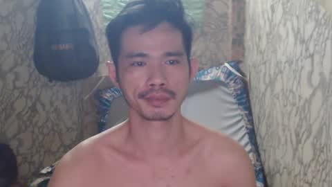 Snapshot of azn_philip chatting on 01.11.25 Philip online show from 01.11.25