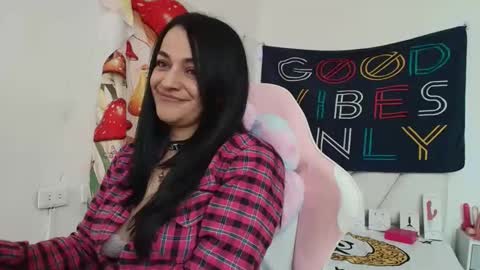 Snapshot of azucenaxxxgp chatting on 04.20.26 Azucena R online show from 04.20.26